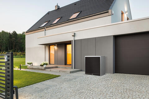 Designhaube WDH 120 Graphit in Hauseinfahrt