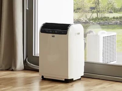 Lokales Raumklimagerät im Wohnzimmer Lokales Raumklimagerät mit Innengerät im Wohnzimmer und Außenteil auf Terrasse